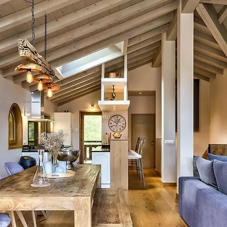Chalet Hausobert Stylish Alpine Getaway With Stunning Views 木屋 *